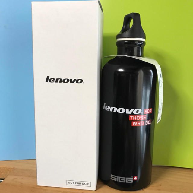 SIGG(シグ)の☆新品未使用☆Lenovo 非売品 SIGG 0.6リットル アルミの水筒 スポーツ/アウトドアのアウトドア(登山用品)の商品写真