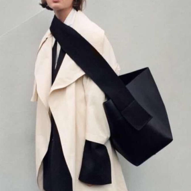 celine - 3/12まで値下げ！新作CELINE ベルトバッグ  セリーヌフィービー バッグ