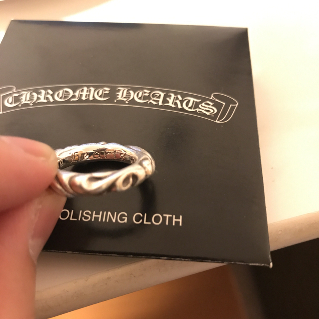 Chrome Hearts(クロムハーツ)のCHROME HEARTS クロムハーツ スクロールバンド リング 8号 メンズのアクセサリー(リング(指輪))の商品写真