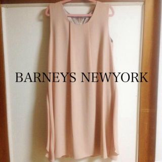 バーニーズニューヨーク(BARNEYS NEW YORK)のBARNEYSベージュピンクドレス(その他ドレス)