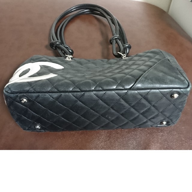 CHANEL(シャネル)のCHANEL カンボンライン ボーリング レディースのバッグ(ハンドバッグ)の商品写真