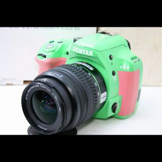 ペンタックス(PENTAX)の超可愛いグリーンピンクでスマホに送れる♪ペンタックス K-50 レンズセット♪(デジタル一眼)