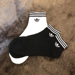 アディダス(adidas)の値下げ★新品★アディダスオリジナルス ソックス 白黒2足セット 27-29cm(ソックス)