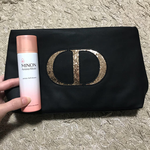 Dior(ディオール)の【週末限定値下げ】非売品 ノベルティー ポーチ 香水 グロス セット エンタメ/ホビーのコレクション(ノベルティグッズ)の商品写真