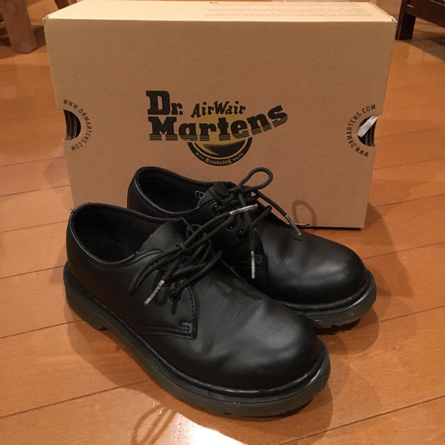 Dr.Martens(ドクターマーチン)のDr.Martens JUNIOR LACE SHOE 3ホール キッズ/ベビー/マタニティのキッズ靴/シューズ(15cm~)(ブーツ)の商品写真