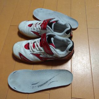 ミズノ(MIZUNO)のジュニア向け卓球シューズ　23cm (卓球)