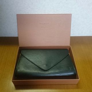 ルイヴィトン(LOUIS VUITTON)のLOUIS VUITTON／ルイヴィトン エピ クラッチバッグ(クラッチバッグ)