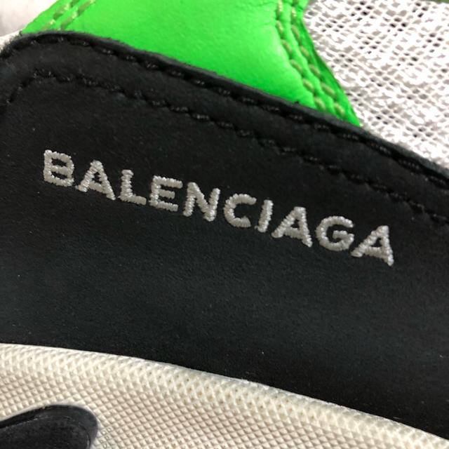 Balenciaga(バレンシアガ)の新品！鑑定済み確実正規品BALENCIAGA  triple s バレンシアガ  メンズの靴/シューズ(スニーカー)の商品写真