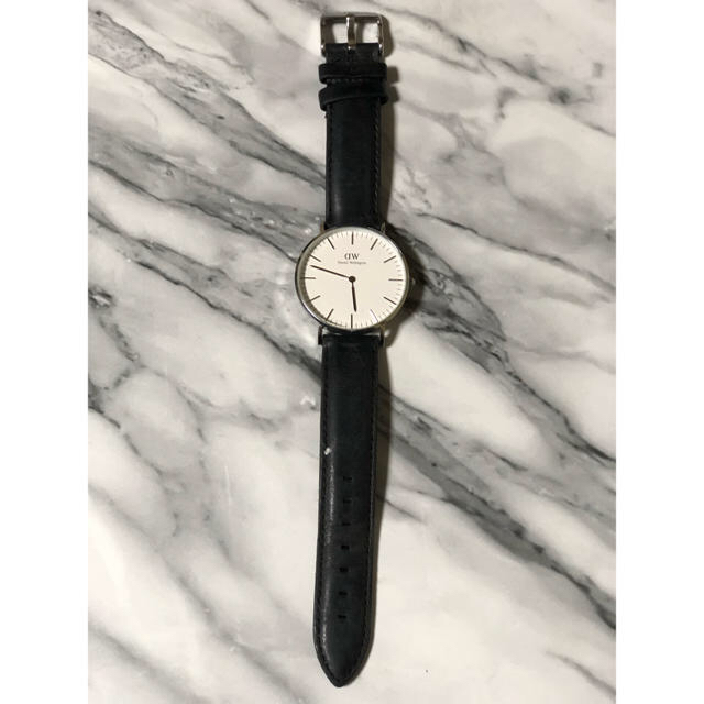 Daniel Wellington(ダニエルウェリントン)の【SakiiiNya様専用】ダニエルウエリントン36mmシルバー黒ベルト レディースのファッション小物(腕時計)の商品写真