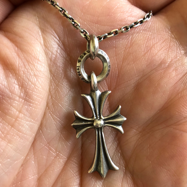 Chrome Hearts - クロムハーツタイニーCHクロスチャームの通販 by ☆J Chrome Hearts - クロムハーツタイニーCHクロスチャームの通販 by ☆J