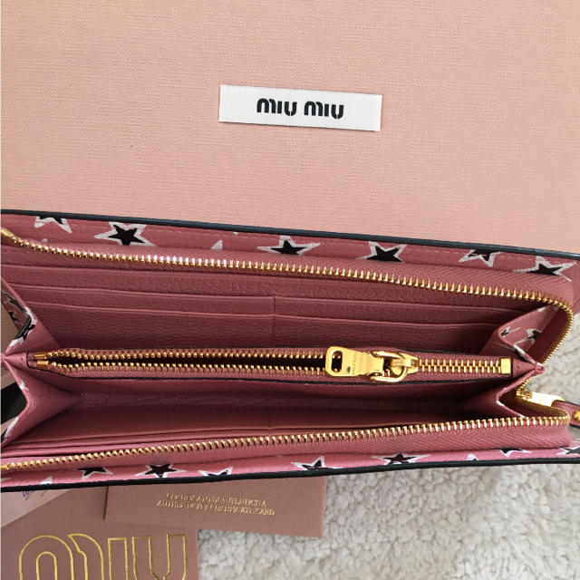 miumiu(ミュウミュウ)の新品☆ミュウミュウ 長財布 メンズのファッション小物(長財布)の商品写真