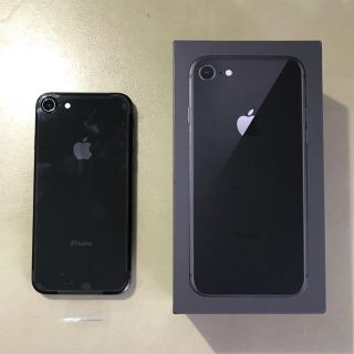 アイフォーン(iPhone)の【新品】 iphone8 スペースグレー 64GB au(スマートフォン本体)