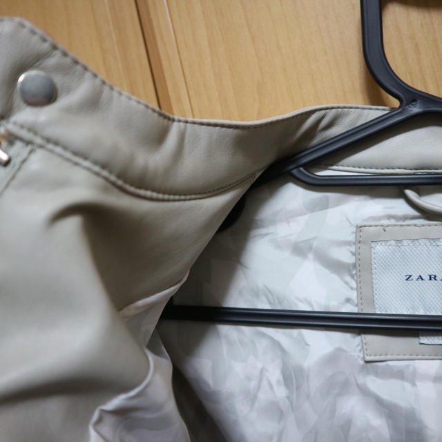 ZARA(ザラ)のzara White leather jacket メンズのジャケット/アウター(レザージャケット)の商品写真