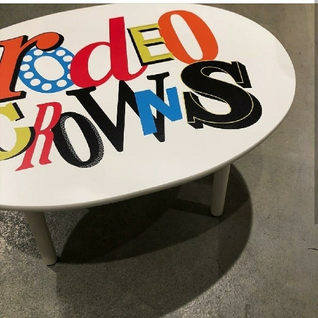 RODEO CROWNS(ロデオクラウンズ)のルミネエスト新宿の先行品チャンピオンコラボ チュニック5枚とロゴテーブルのセット レディースのトップス(チュニック)の商品写真