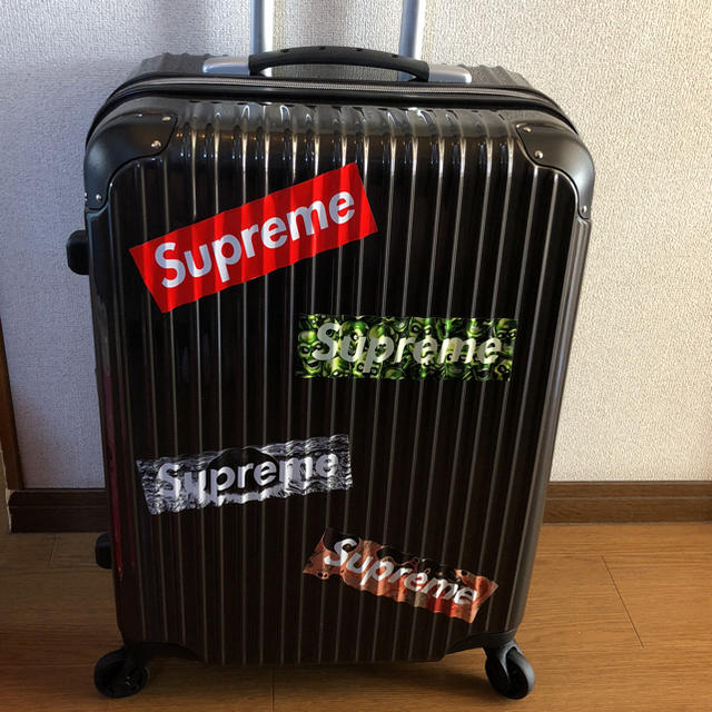 Supreme(シュプリーム)のSupreme ボックスロゴステッカー (1枚の価格) エンタメ/ホビーのコレクション(ノベルティグッズ)の商品写真