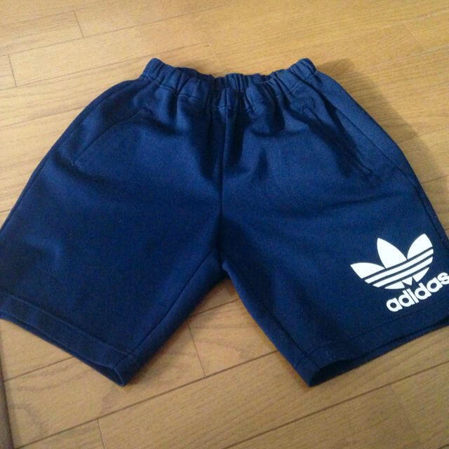 adidas(アディダス)のadidasハーフパンツ レディースのパンツ(ハーフパンツ)の商品写真