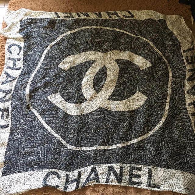 CHANEL(シャネル)のCHANEL 大判スカーフ レディースのファッション小物(バンダナ/スカーフ)の商品写真