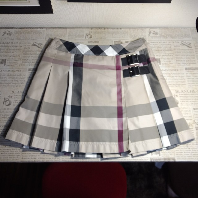 BURBERRY(バーバリー)のバーバリー　スカート　110cm 子供用　BURBERRY キッズ/ベビー/マタニティのキッズ服女の子用(90cm~)(スカート)の商品写真