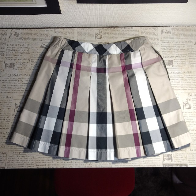 BURBERRY(バーバリー)のバーバリー　スカート　110cm 子供用　BURBERRY キッズ/ベビー/マタニティのキッズ服女の子用(90cm~)(スカート)の商品写真