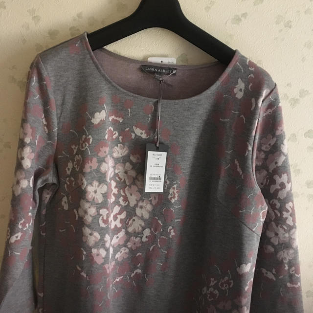 LAURA ASHLEY(ローラアシュレイ)のLAURA ASHLEY新品タグ付き レディースのワンピース(ひざ丈ワンピース)の商品写真