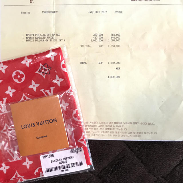 LOUIS VUITTON(ルイヴィトン)のSupreme Louis Vuitton Bandana Red メンズのファッション小物(バンダナ/スカーフ)の商品写真