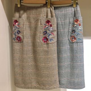 ダブルクローゼット(w closet)のw closet 多色花刺繍チェックタイトスカート(ひざ丈スカート)