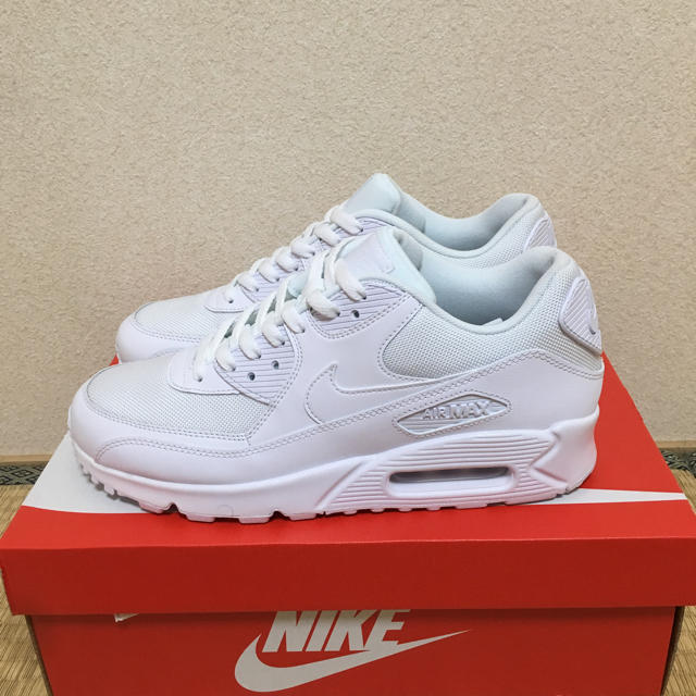 NIKE(ナイキ)のNIKE AIR MAX 90 ESSENTIAL ナイキ エアマックス90  メンズの靴/シューズ(スニーカー)の商品写真