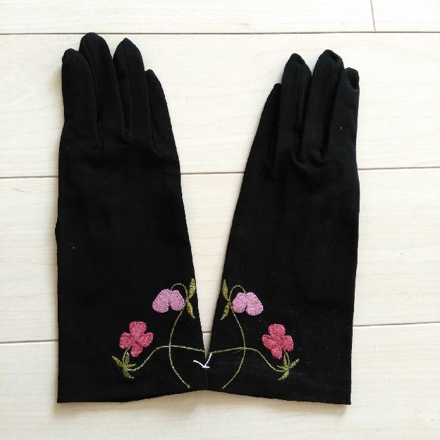 Sybilla(シビラ)のシビラ　UV 手袋　新品未使用 レディースのファッション小物(手袋)の商品写真