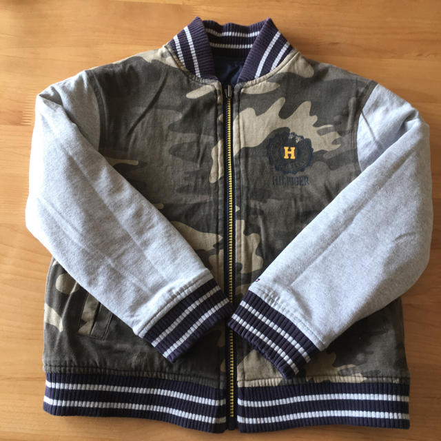 TOMMY HILFIGER(トミーヒルフィガー)のTOMMYリバーシブルアウター キッズ/ベビー/マタニティのキッズ服男の子用(90cm~)(ジャケット/上着)の商品写真