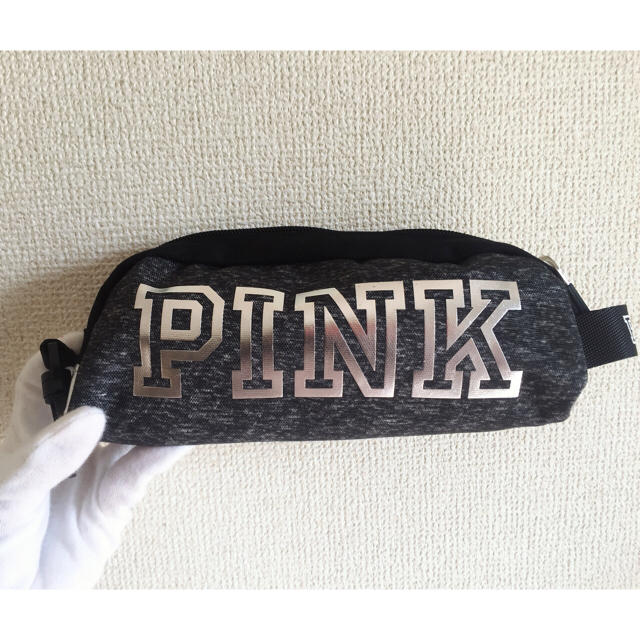 Victoria's Secret(ヴィクトリアズシークレット)のPINK ヴィクシーVS「新品」ペンケース メイクポーチ インテリア/住まい/日用品の文房具(ペンケース/筆箱)の商品写真