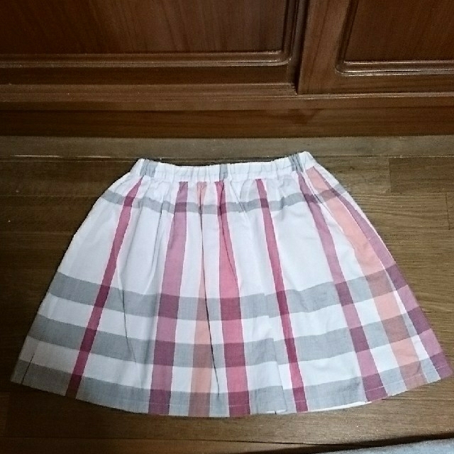 BURBERRY(バーバリー)のマカロン様専用バーバリースカート  140   キッズ/ベビー/マタニティのキッズ服女の子用(90cm~)(スカート)の商品写真