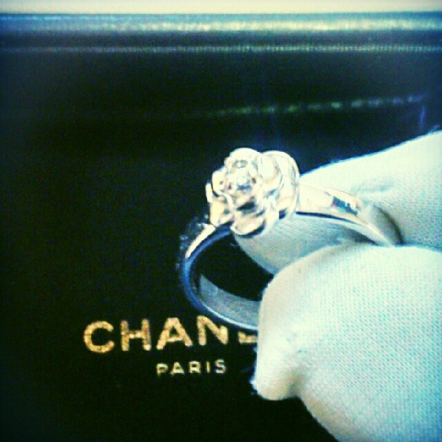 CHANEL(シャネル)のCHANEL シャネル  カメリア  ダイヤモンド  WG  リング レディースのアクセサリー(リング(指輪))の商品写真