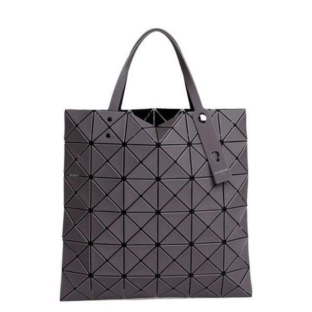 ISSEY MIYAKE(イッセイミヤケ)のバオバオ トートバッグ イッセイミヤケ BAO BAO  ルーセント 6×6 レディースのバッグ(トートバッグ)の商品写真