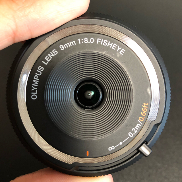 OLYMPUS(オリンパス)のオリンパス 9mm f8 フィッシュアイ ボディキャップレンズ スマホ/家電/カメラのカメラ(レンズ(単焦点))の商品写真