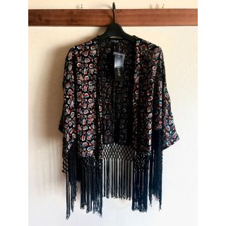 トップショップ(TOPSHOP)の【新品】お花刺繍とたっぷりフリンジのカーディガン(カーディガン)