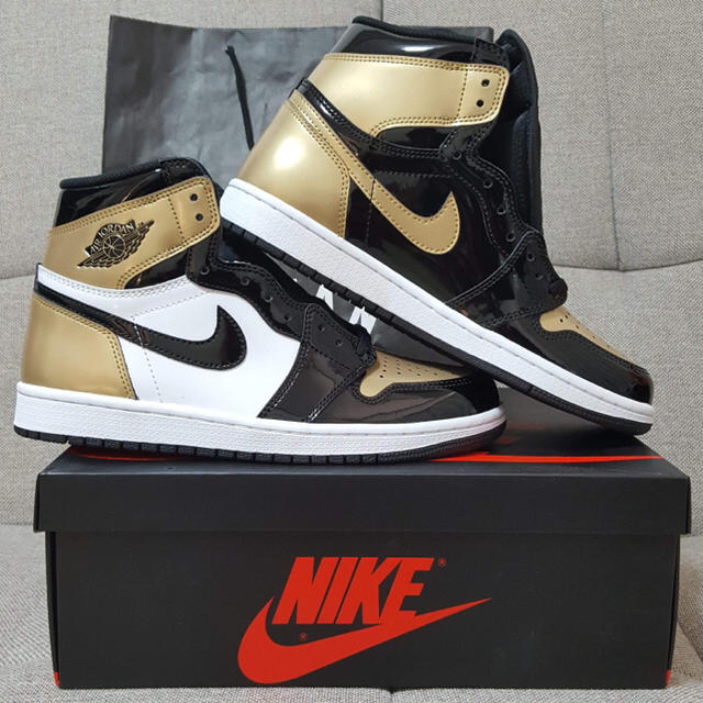 NIKE(ナイキ)の新品 Air Jordan 1 Gold Toe サイズ26cm メンズの靴/シューズ(スニーカー)の商品写真