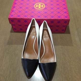 トリーバーチ(Tory Burch)のトリーバーチ [ カーラ ] ウエッジヒール パンプス バイカラー サイズ 7M(ハイヒール/パンプス)