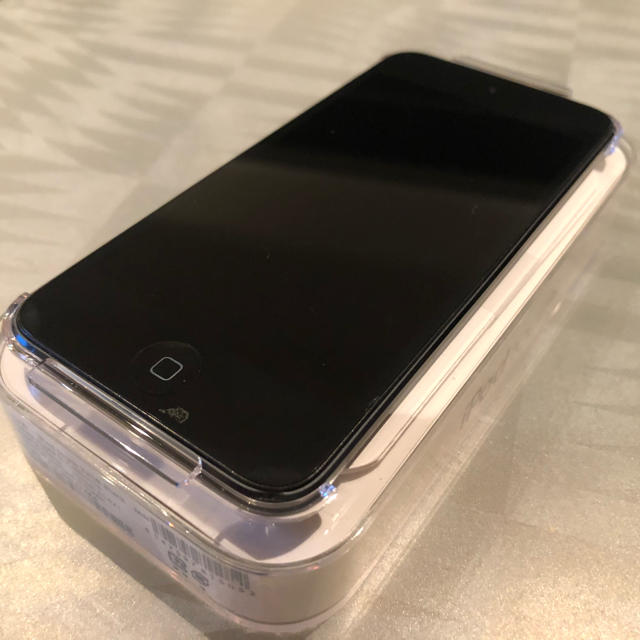 iPod touch(アイポッドタッチ)のiPod touch 4th 32GB MD723J/A スマホ/家電/カメラのオーディオ機器(ポータブルプレーヤー)の商品写真