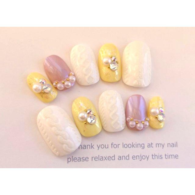 両面テープ付 春ネイル 白ニット柄と黄色とベージュのネイルチップ 351の通販 By Heart Nail S Shop ラクマ