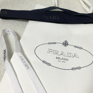 PRADA - プラダ 紙袋 包装紙×2 リボン×2 セット PRADAの通販 by