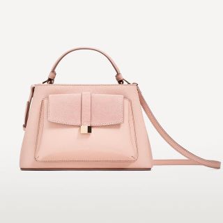 ザラ(ZARA)の未使用ZARA♡フラップ付きシティバッグ¨̮レザーピンクショルダーバッグ(ショルダーバッグ)