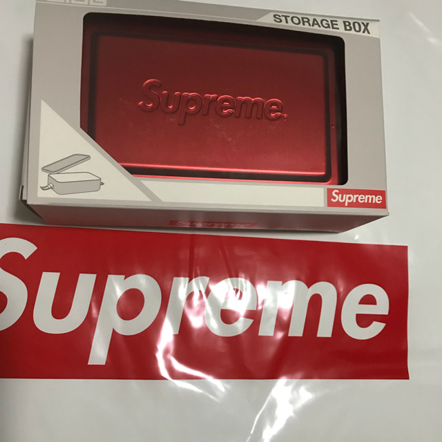 Supreme(シュプリーム)の【大・小セット】Supreme SIGG Metal Box Plus 弁当箱 インテリア/住まい/日用品のキッチン/食器(弁当用品)の商品写真