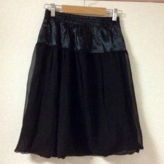 アベイル(Avail)のブラック シフォンスカート 秋(ひざ丈スカート)