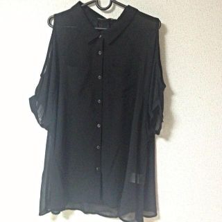 カシータ(casiTA)の透け感 肩見せ 黒シャツ【新品】(シャツ/ブラウス(長袖/七分))