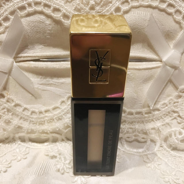 Yves Saint Laurent Beaute(イヴサンローランボーテ)の【値下げ】YSL タン アンクル ド ポー B10 コスメ/美容のベースメイク/化粧品(ファンデーション)の商品写真