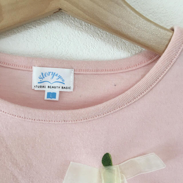 NATURAL BEAUTY BASIC(ナチュラルビューティーベーシック)のNATURAL BEAUTY BASIC  キッズ  Tシャツ Lサイズ キッズ/ベビー/マタニティのキッズ服女の子用(90cm~)(Tシャツ/カットソー)の商品写真