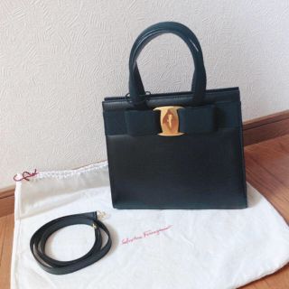 サルヴァトーレフェラガモ(Salvatore Ferragamo)のフェラガモ ୨୧ ヴァラ ୨୧ ハンドバッグ(ハンドバッグ)