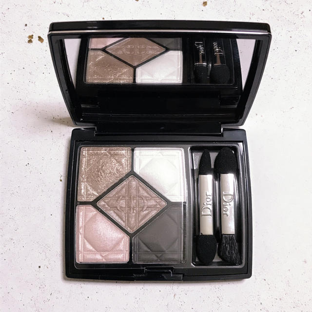 Dior(ディオール)のサンク クルール 547 CHARM コスメ/美容のベースメイク/化粧品(アイシャドウ)の商品写真