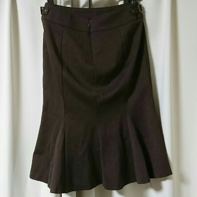 COUP DE CHANCE(クードシャンス)のダークブラウン ストレッチスカート レディースのスカート(ひざ丈スカート)の商品写真