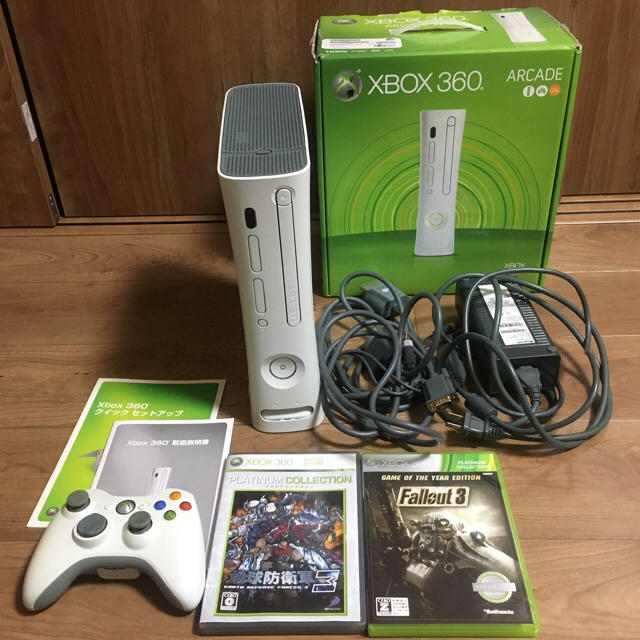 Xbox360(エックスボックス360)のXBOX360 ARCADE 本体 ソフト2本 エンタメ/ホビーのゲームソフト/ゲーム機本体(家庭用ゲーム機本体)の商品写真